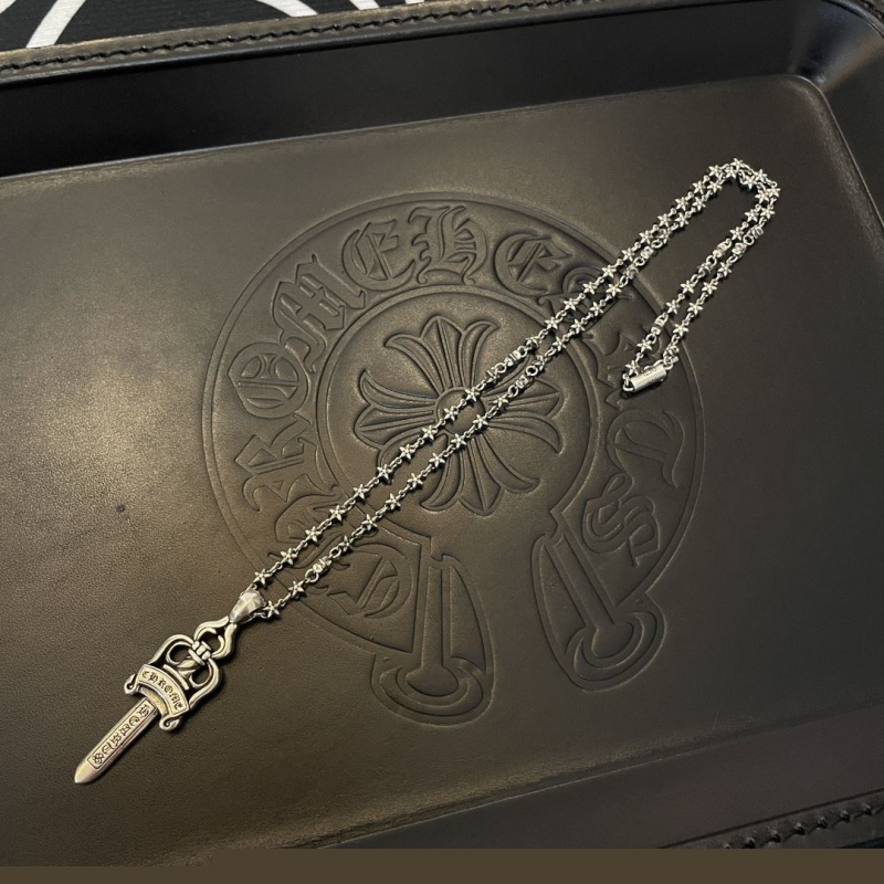 Ch**me He**ts necklaces